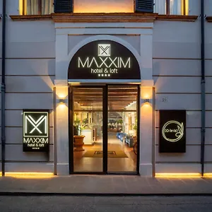 Maxxim & Loft מלון